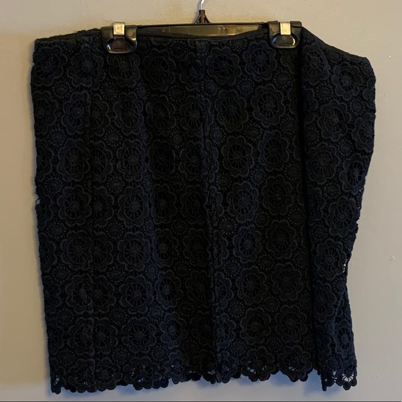 Black embroidered skirt,size 14 - Picture 3 of 5